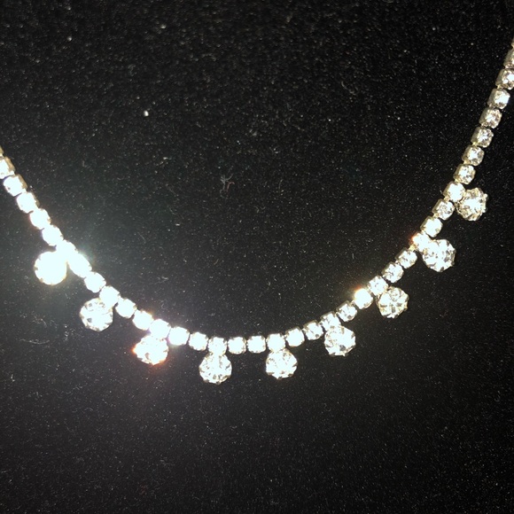 💝Beautiful Crystal Rhinestone Necklace!!💝 - Picture 4 of 5